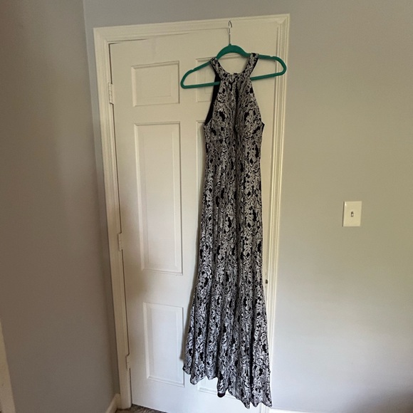 R&M Richards Black and White Patterned Maxi Dress - Picture 1 of 6